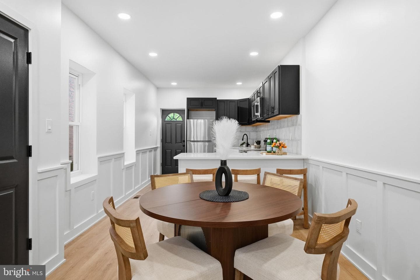 5430 Addison Street photo 7