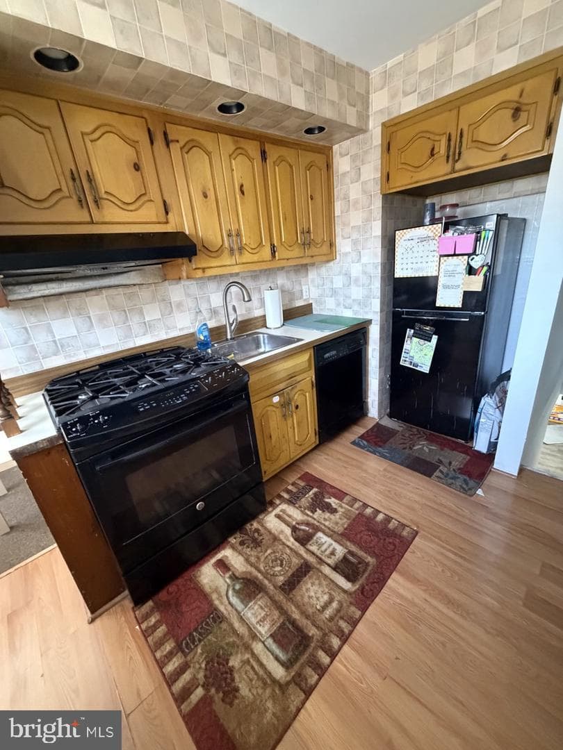 4304 Bennington Street photo 6