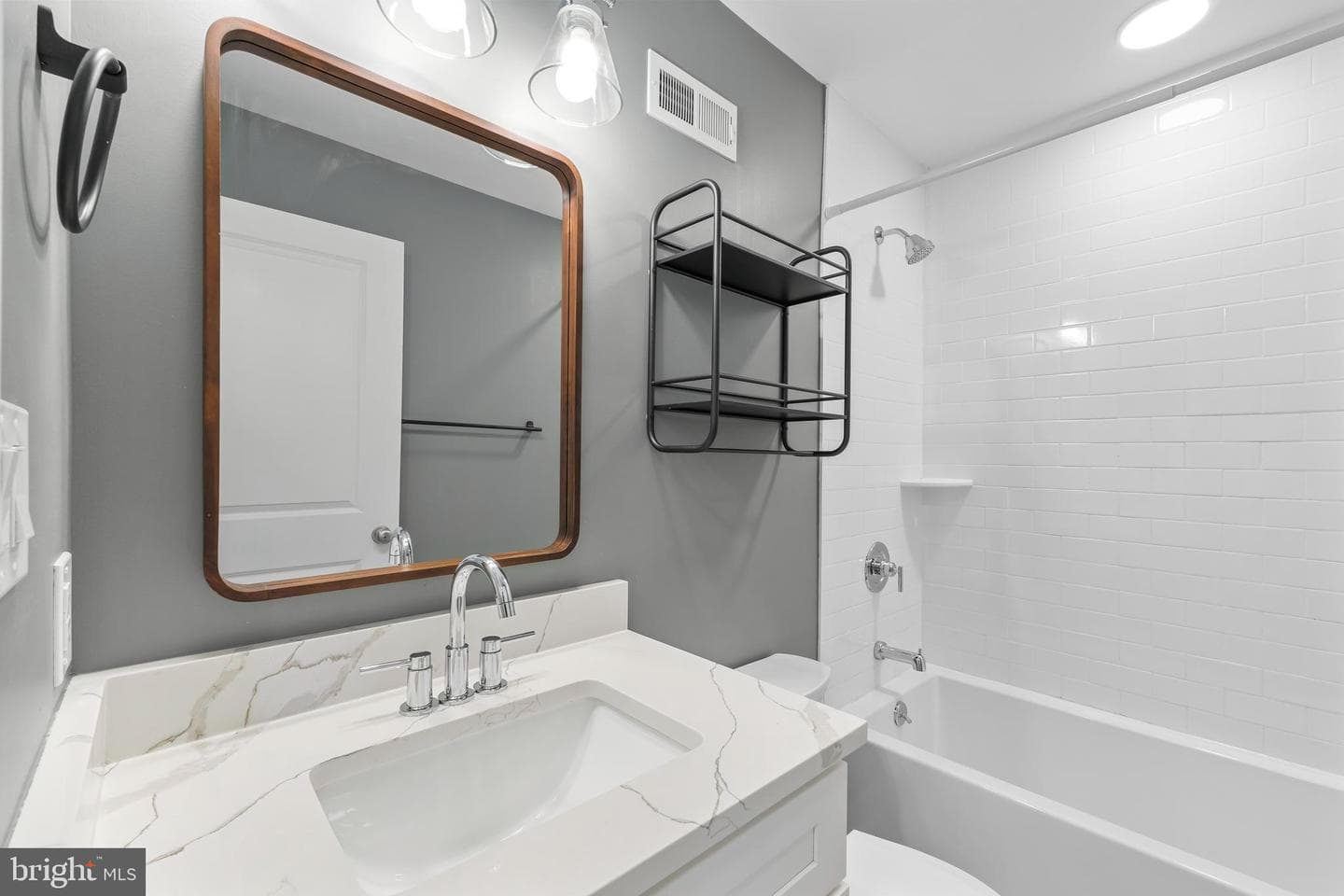 1614 Latona Street photo 16