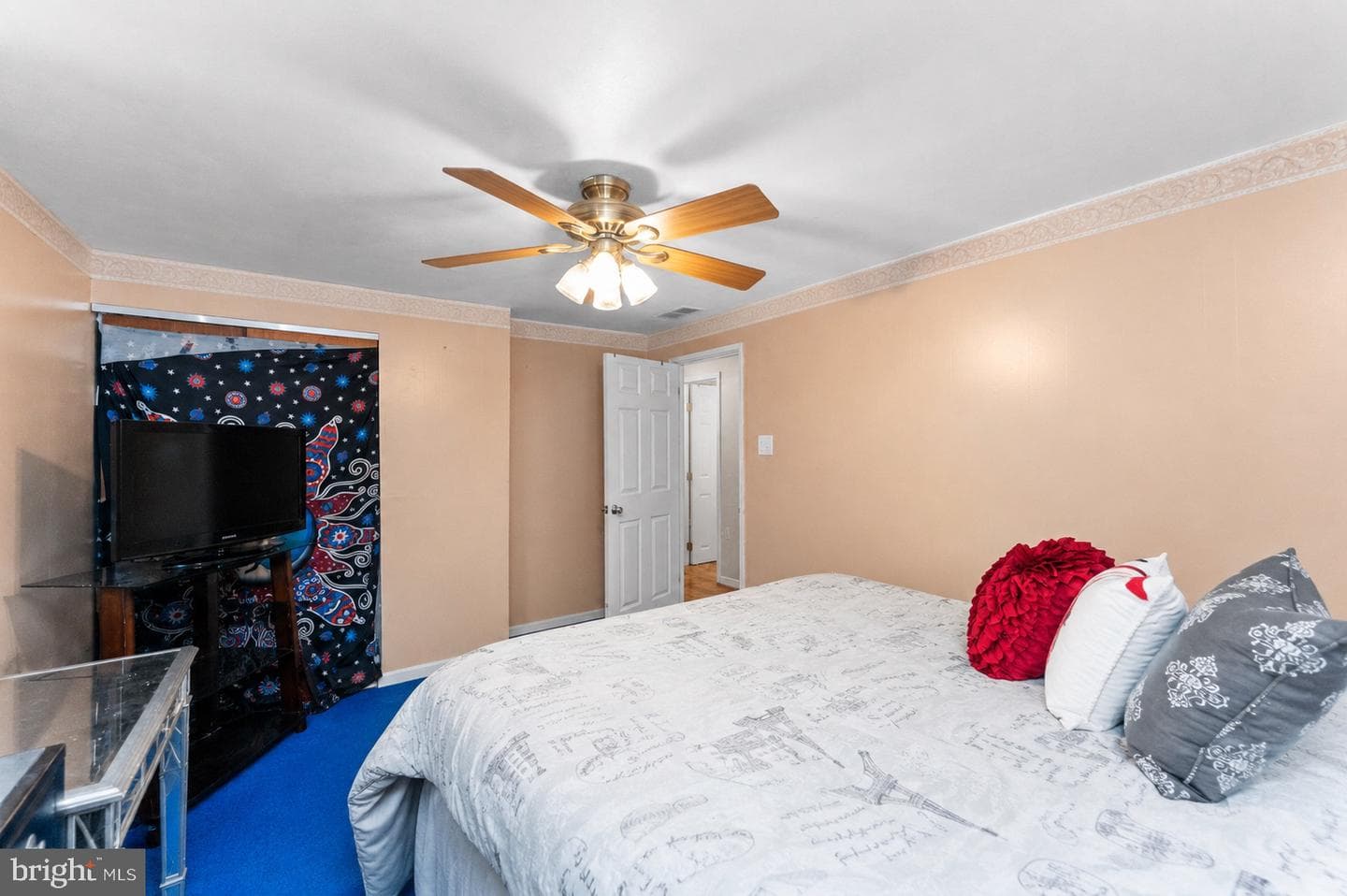 6617 Harley Street photo 14