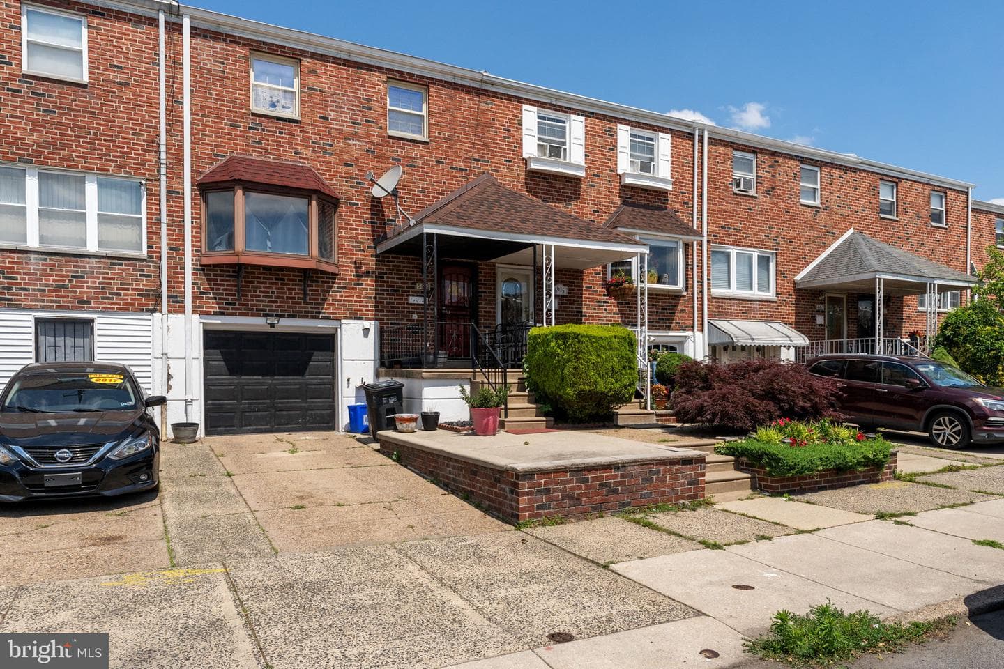 6617 Harley Street photo 2