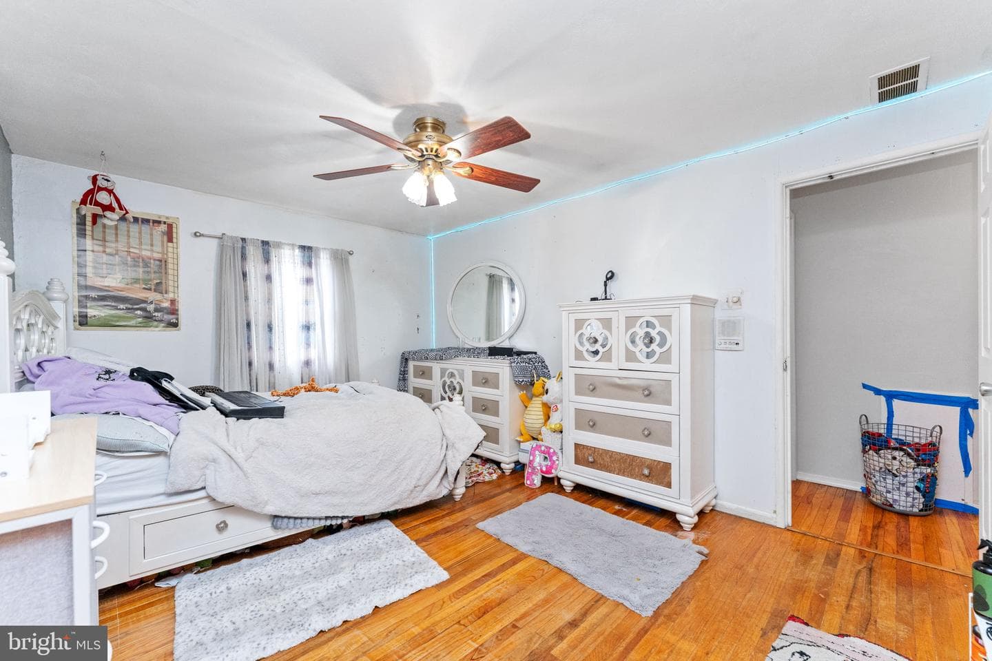 6617 Harley Street photo 20