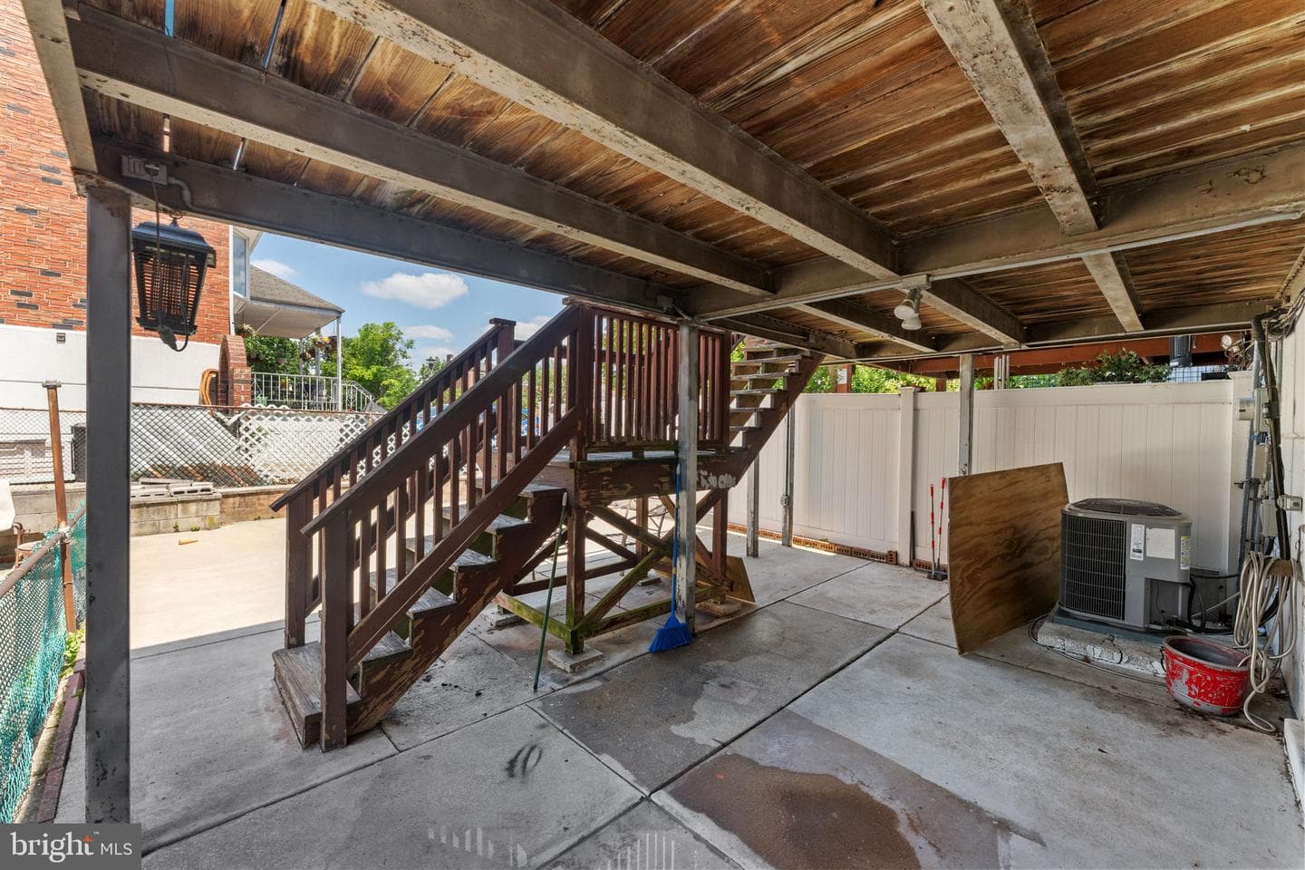 6617 Harley Street photo 27