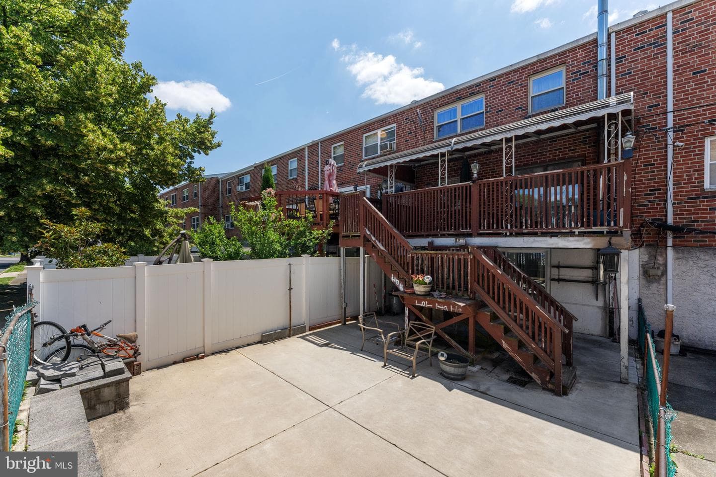 6617 Harley Street photo 28