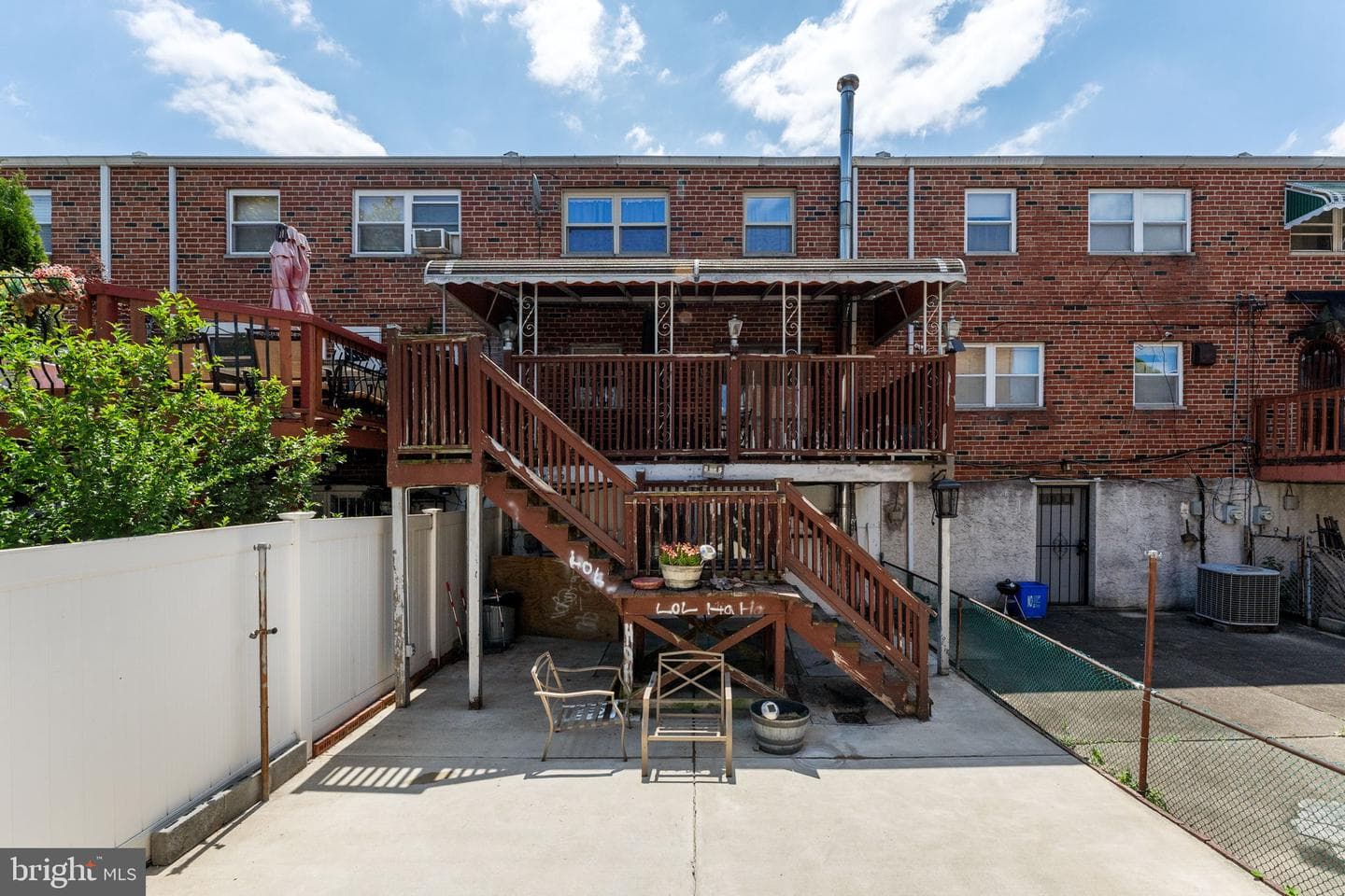 6617 Harley Street photo 29