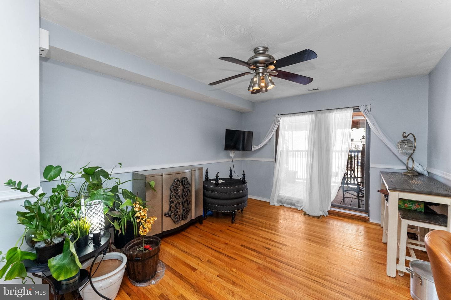6617 Harley Street photo 7