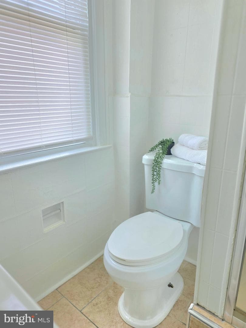 1108 E Stafford Street photo 16