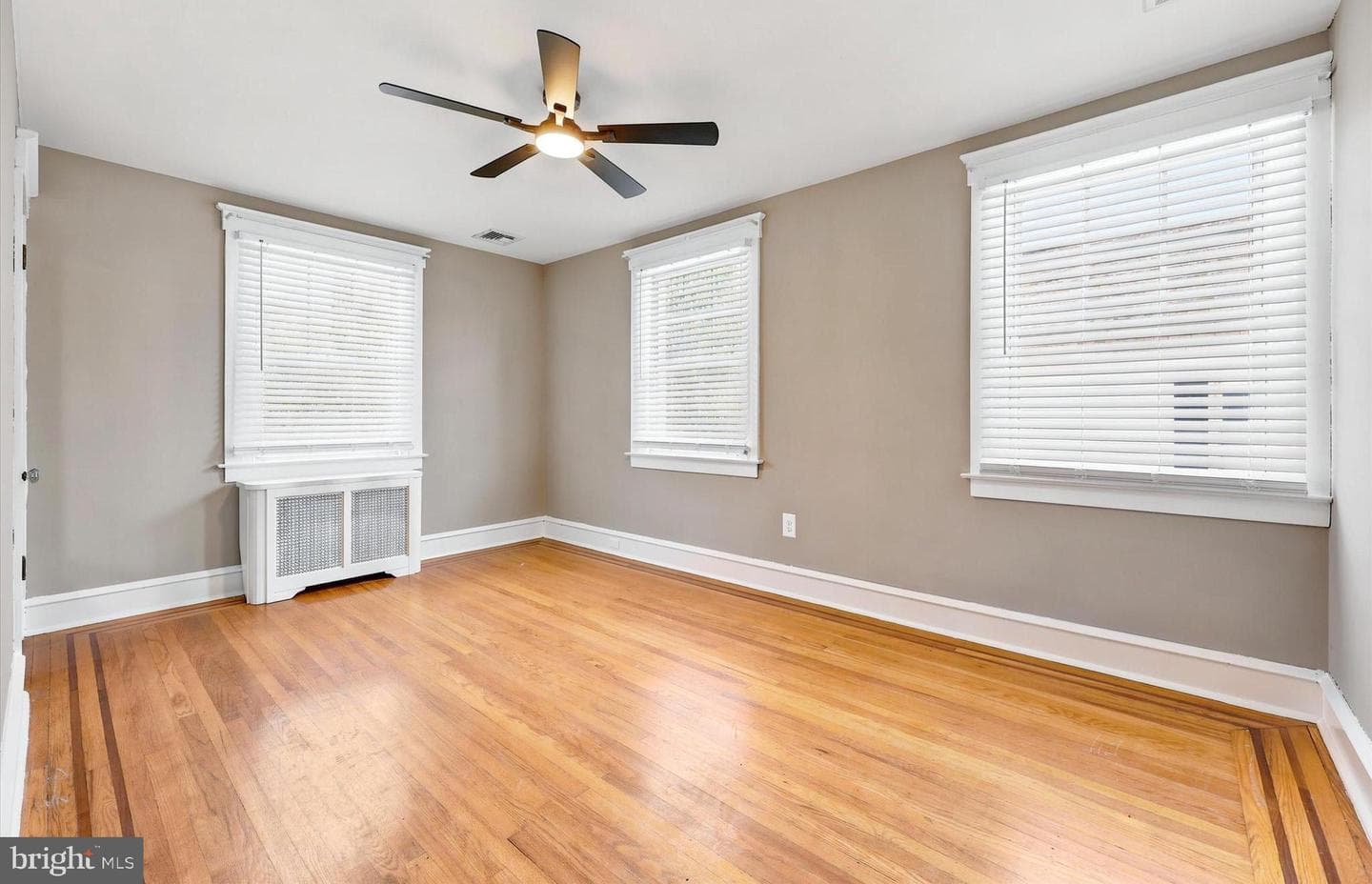 8010 Ridge Avenue photo 17
