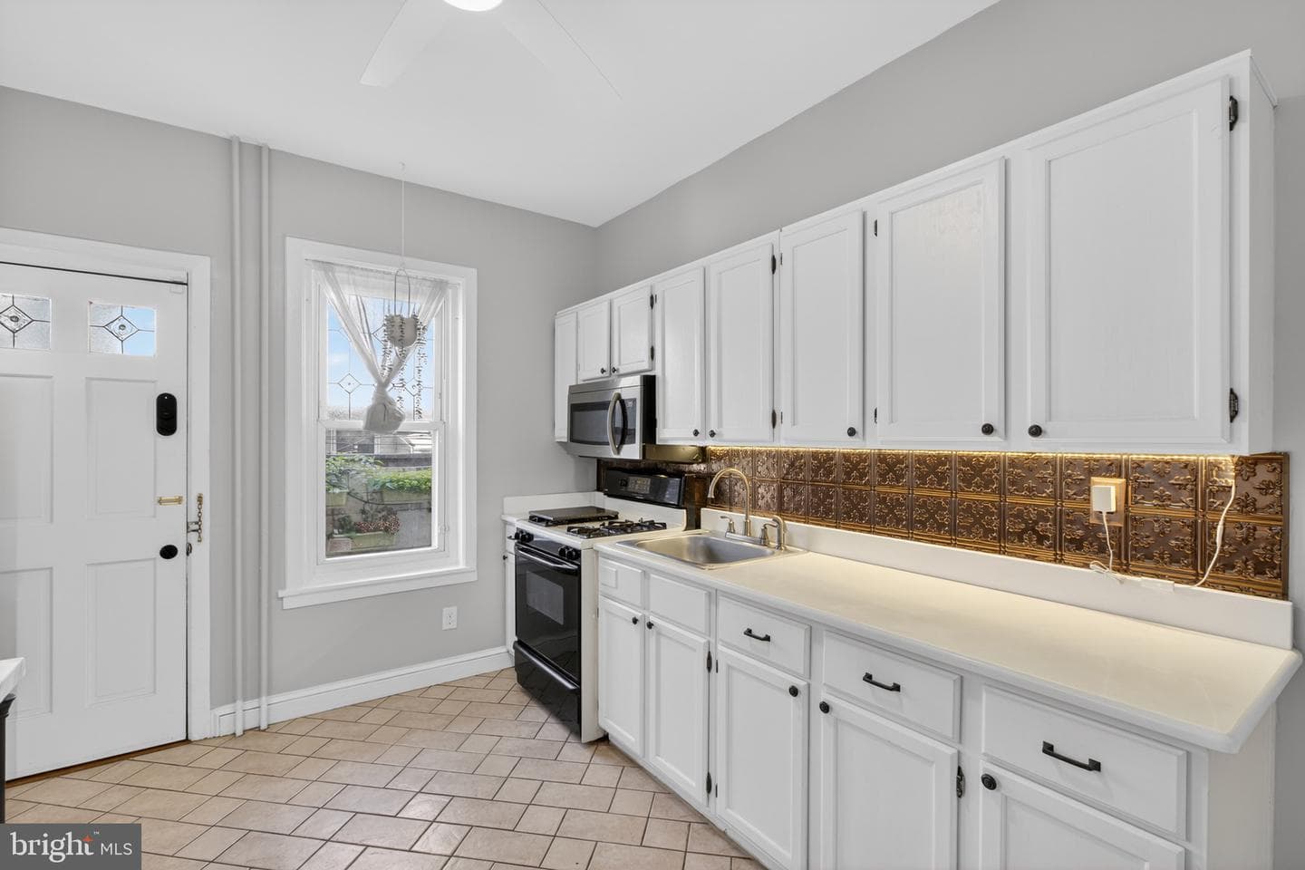 892 N Bucknell Street photo 16