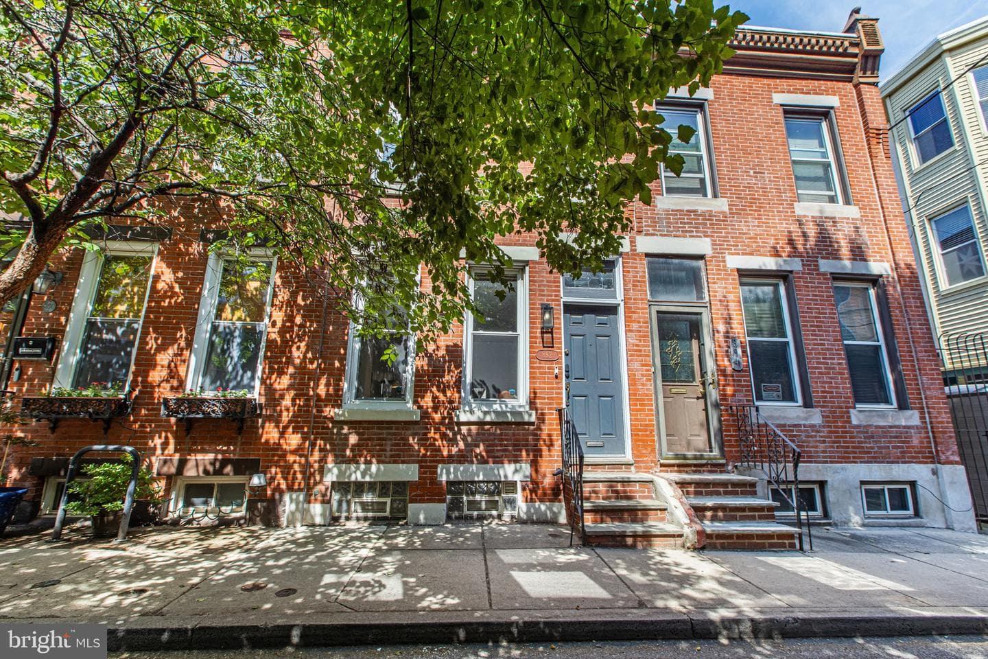 892 N Bucknell Street photo 3