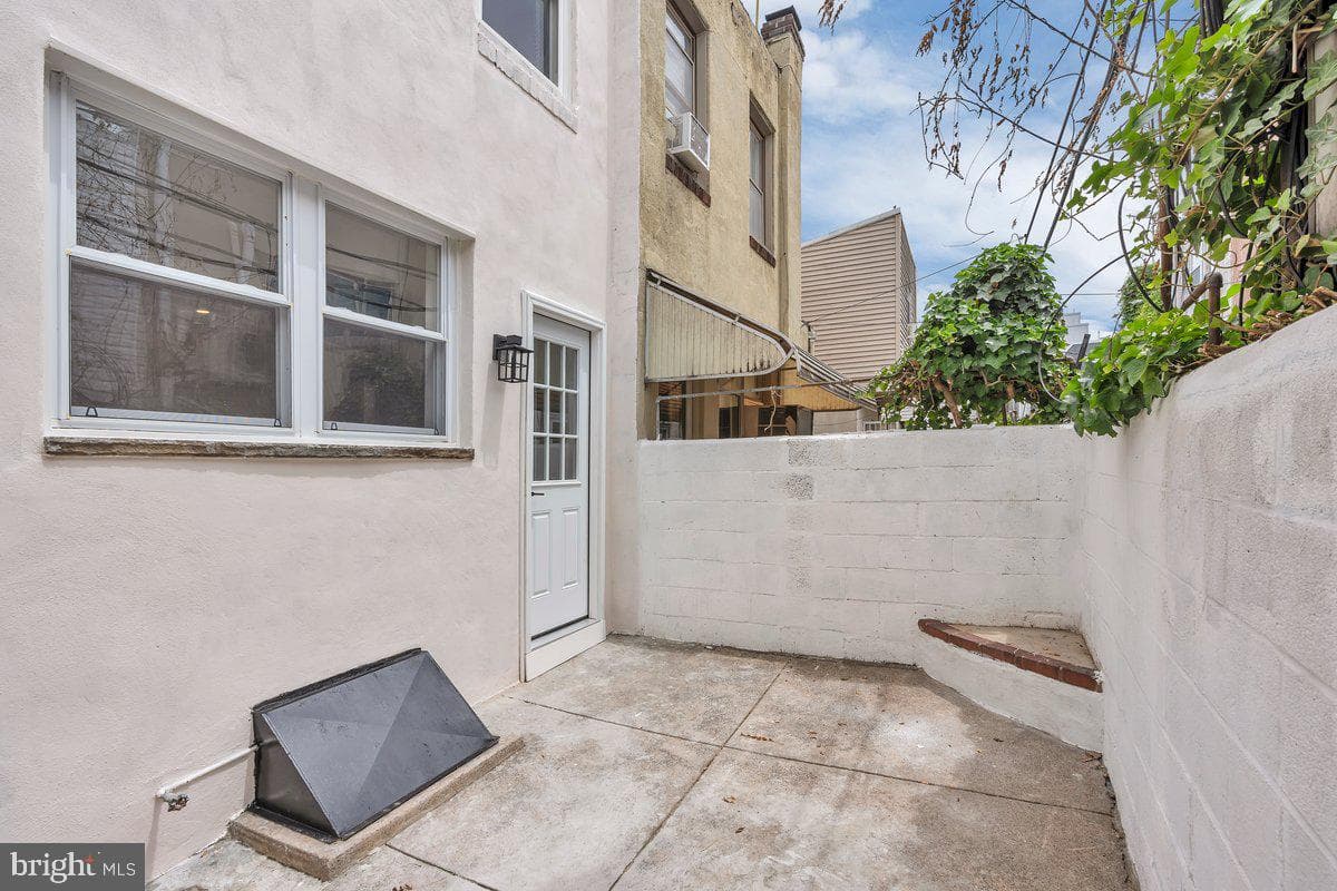 622 Fernon Street photo 15