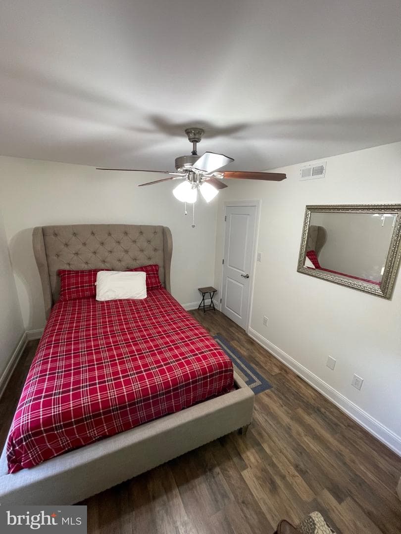 8129 Pine Road photo 15
