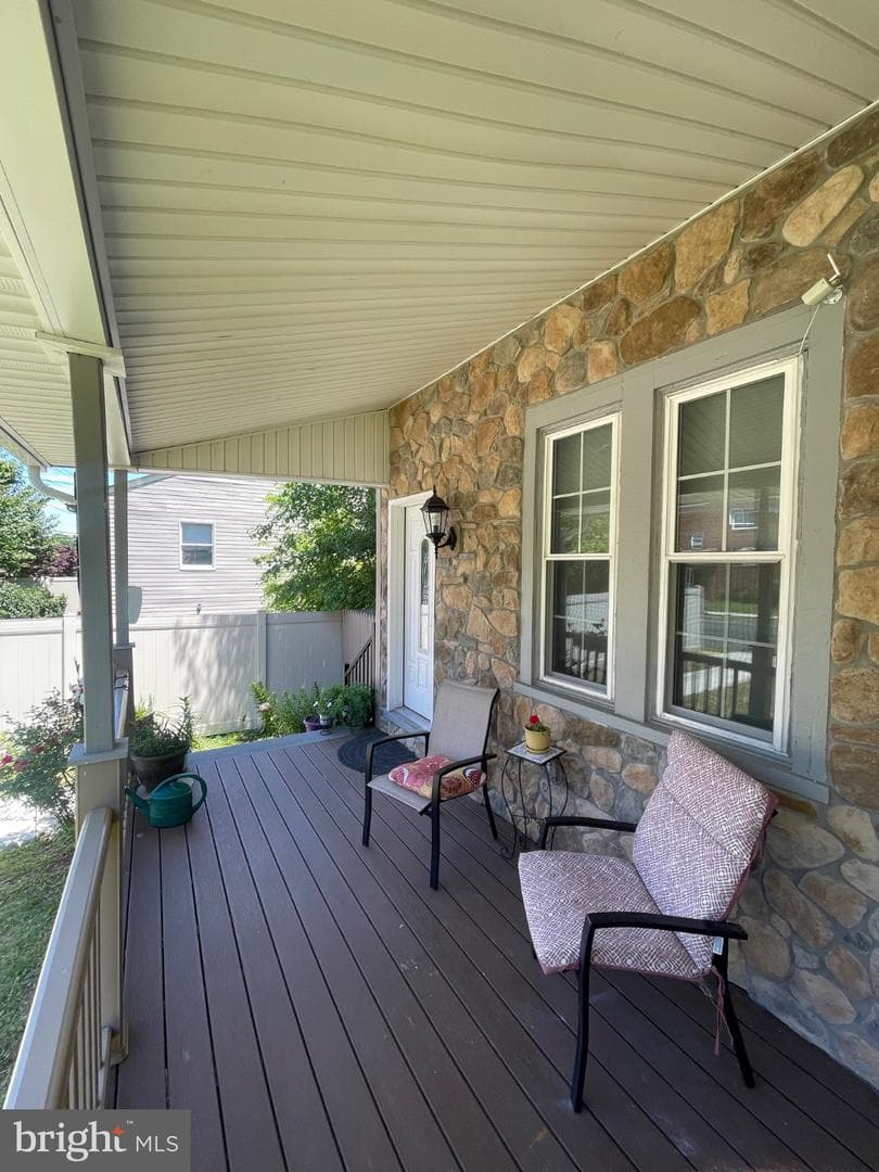 8129 Pine Road photo 4