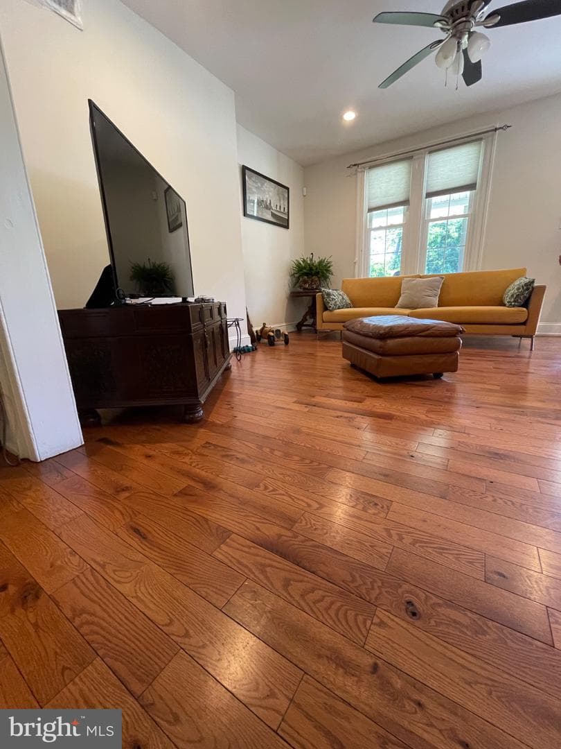 8129 Pine Road photo 8