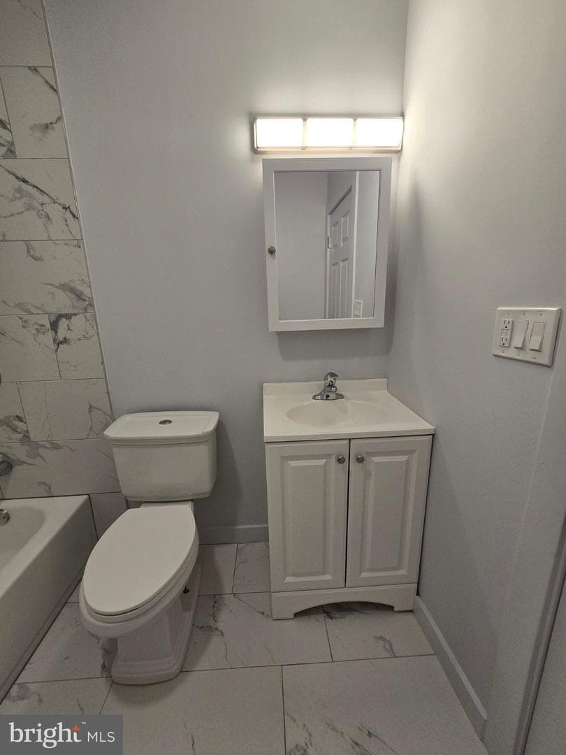 2161 W Grange Avenue photo 9