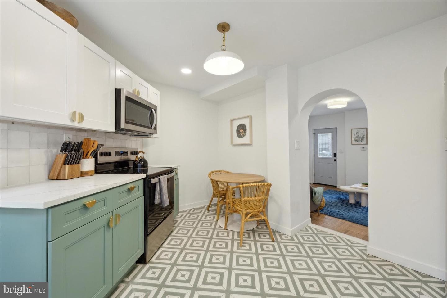 110 W Wildey Street photo 4