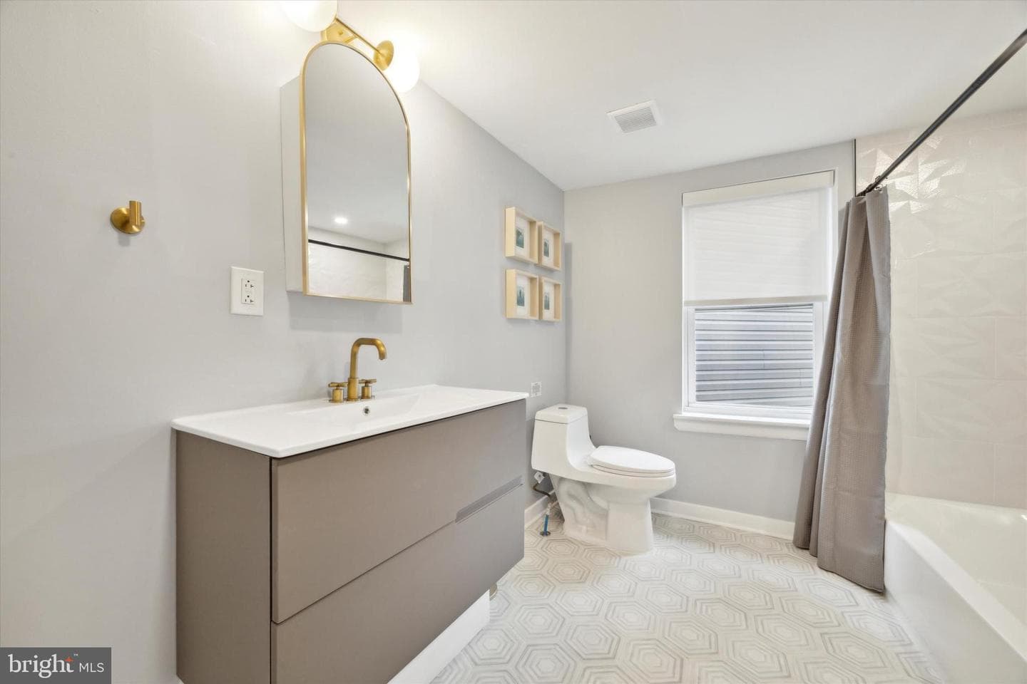 110 W Wildey Street photo 6