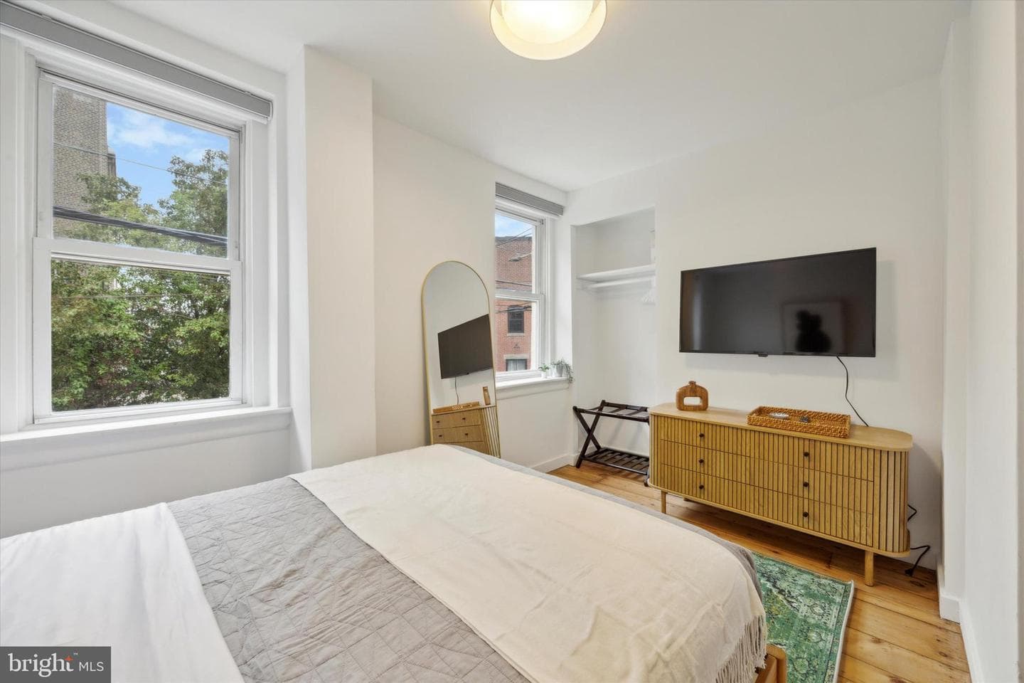 110 W Wildey Street photo 9
