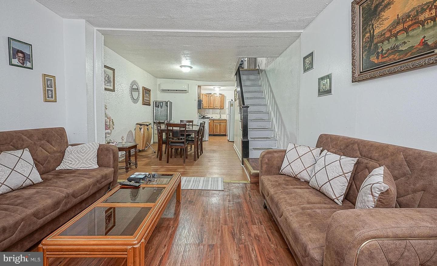 2106 N Orianna Street photo 3
