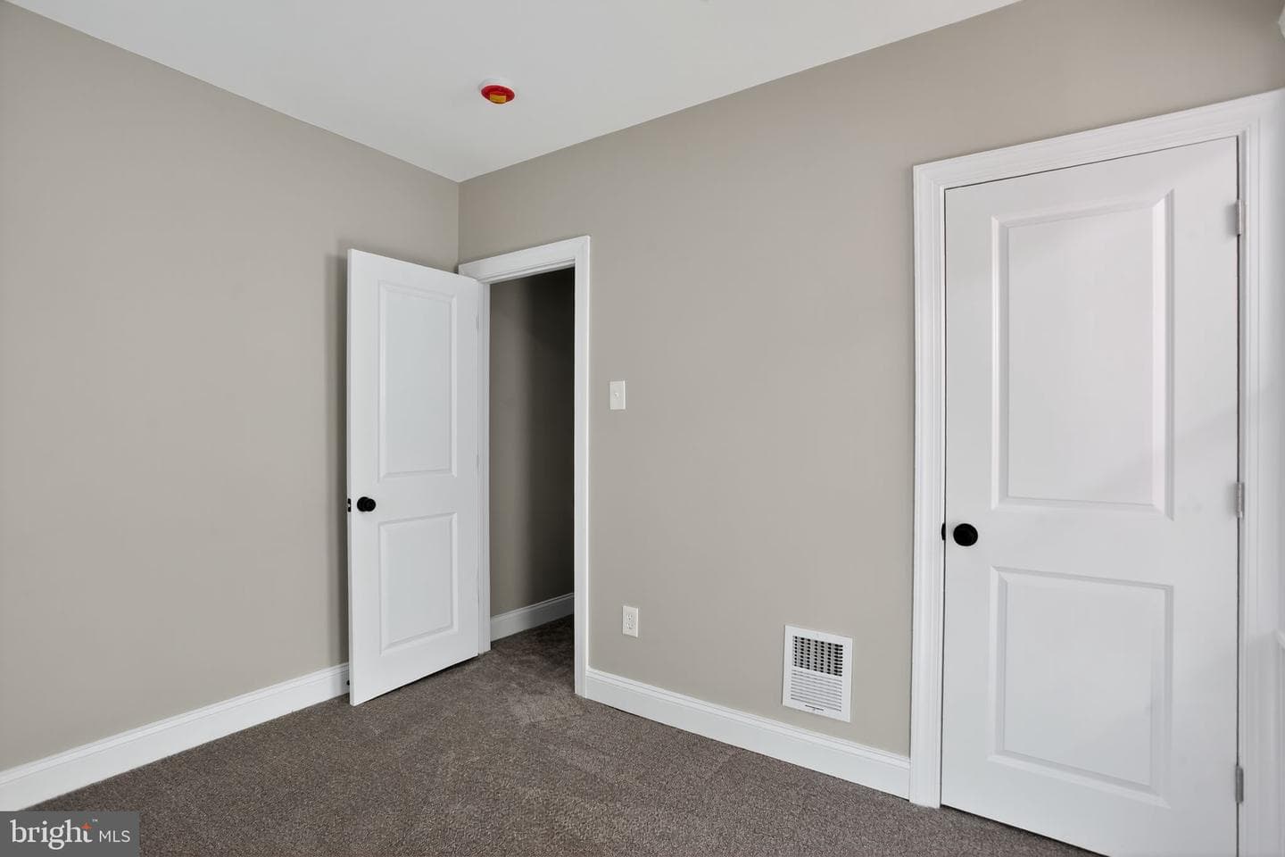 508 W King Street photo 21