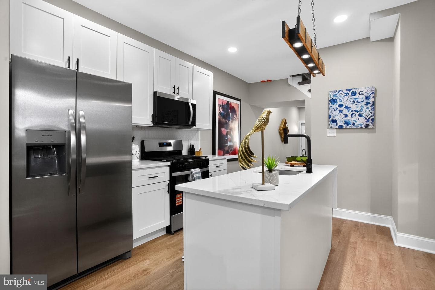 508 W King Street photo 9