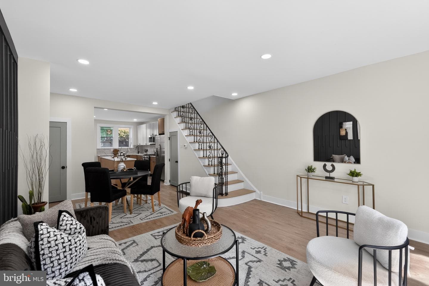 2221 S Carlisle Street photo 5
