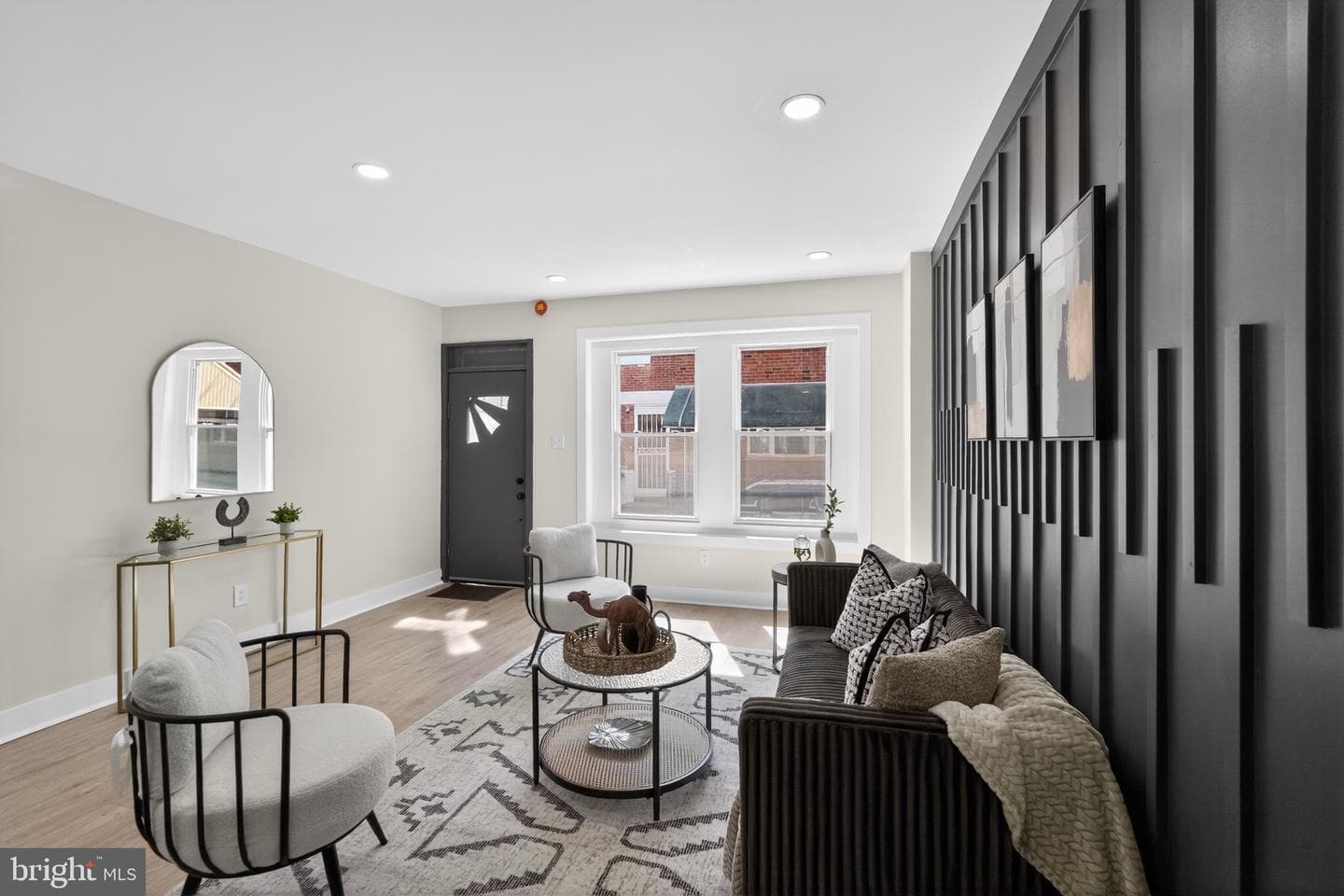 2221 S Carlisle Street photo 6