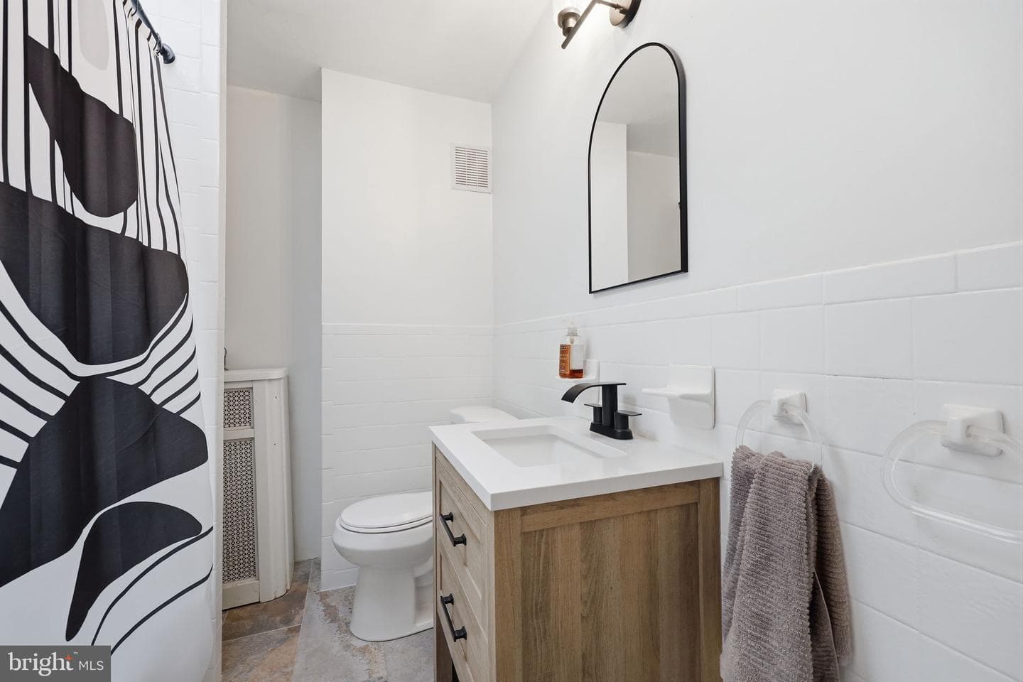 2836 S Sydenham Street photo 16
