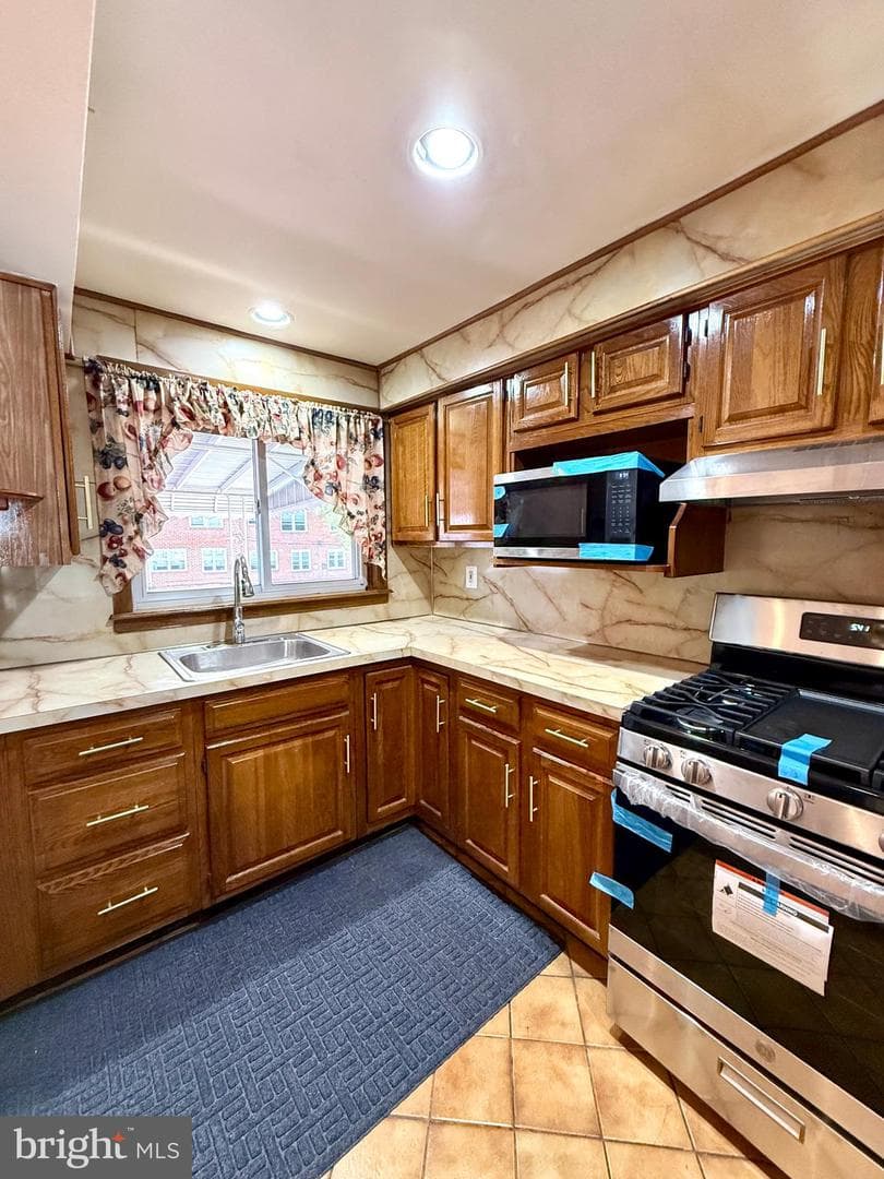 1106 E Hortter Street photo 11