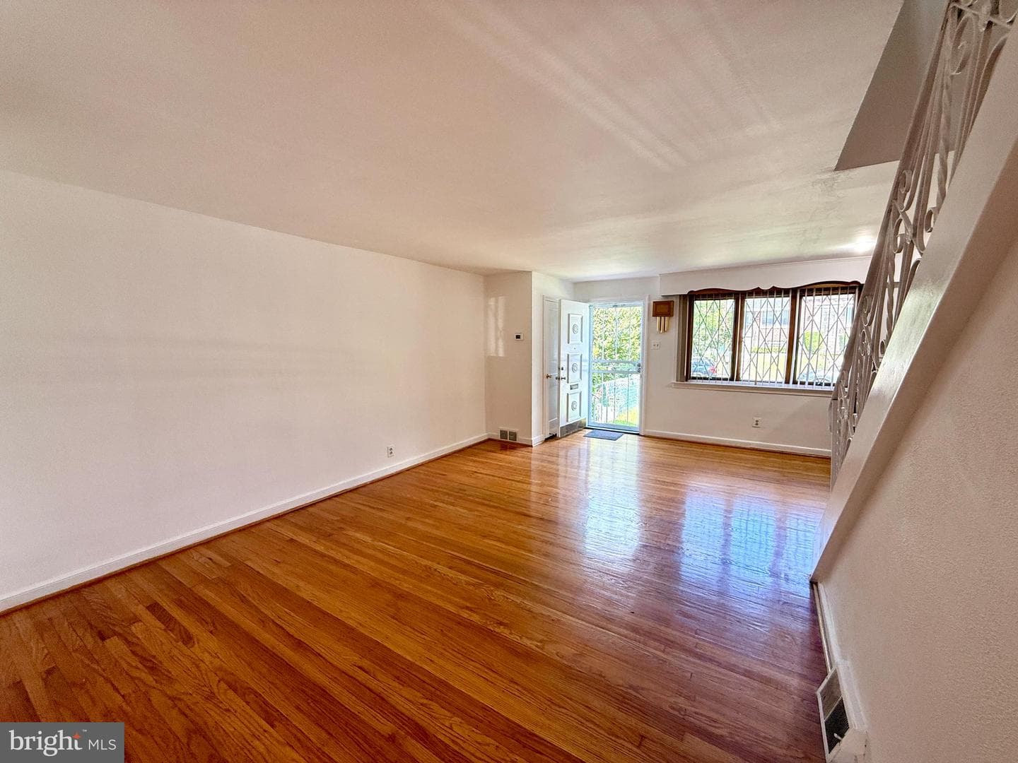 1106 E Hortter Street photo 5