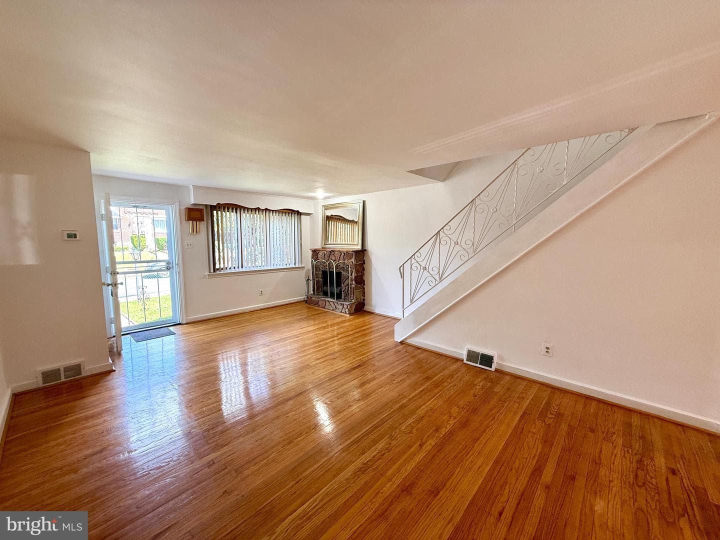 1106 E Hortter Street photo 6