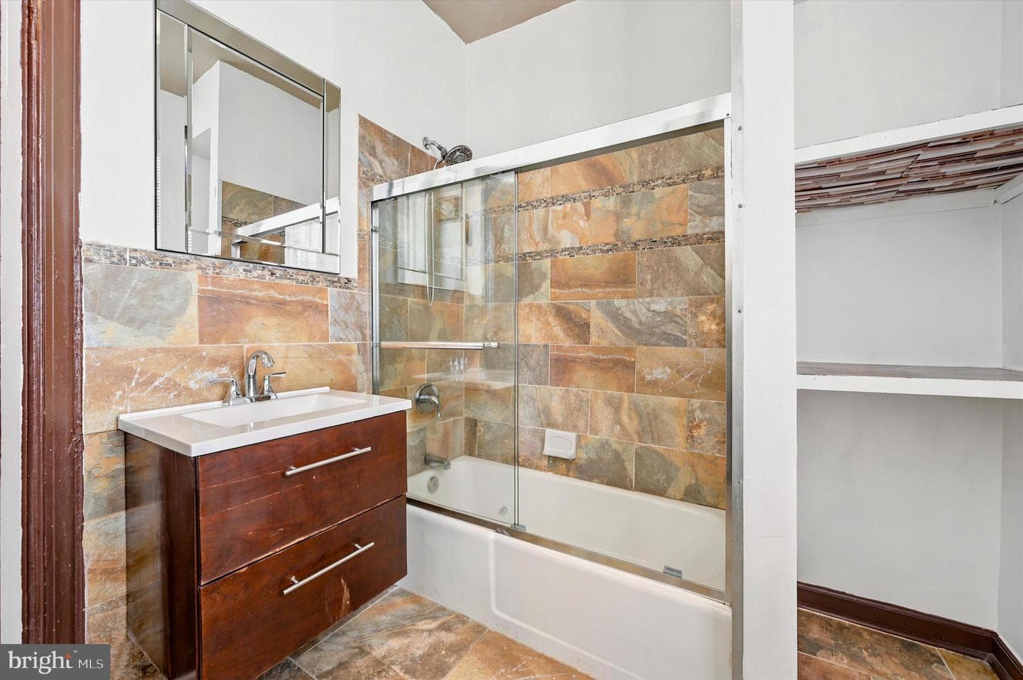 2431 W Norris Street photo 22