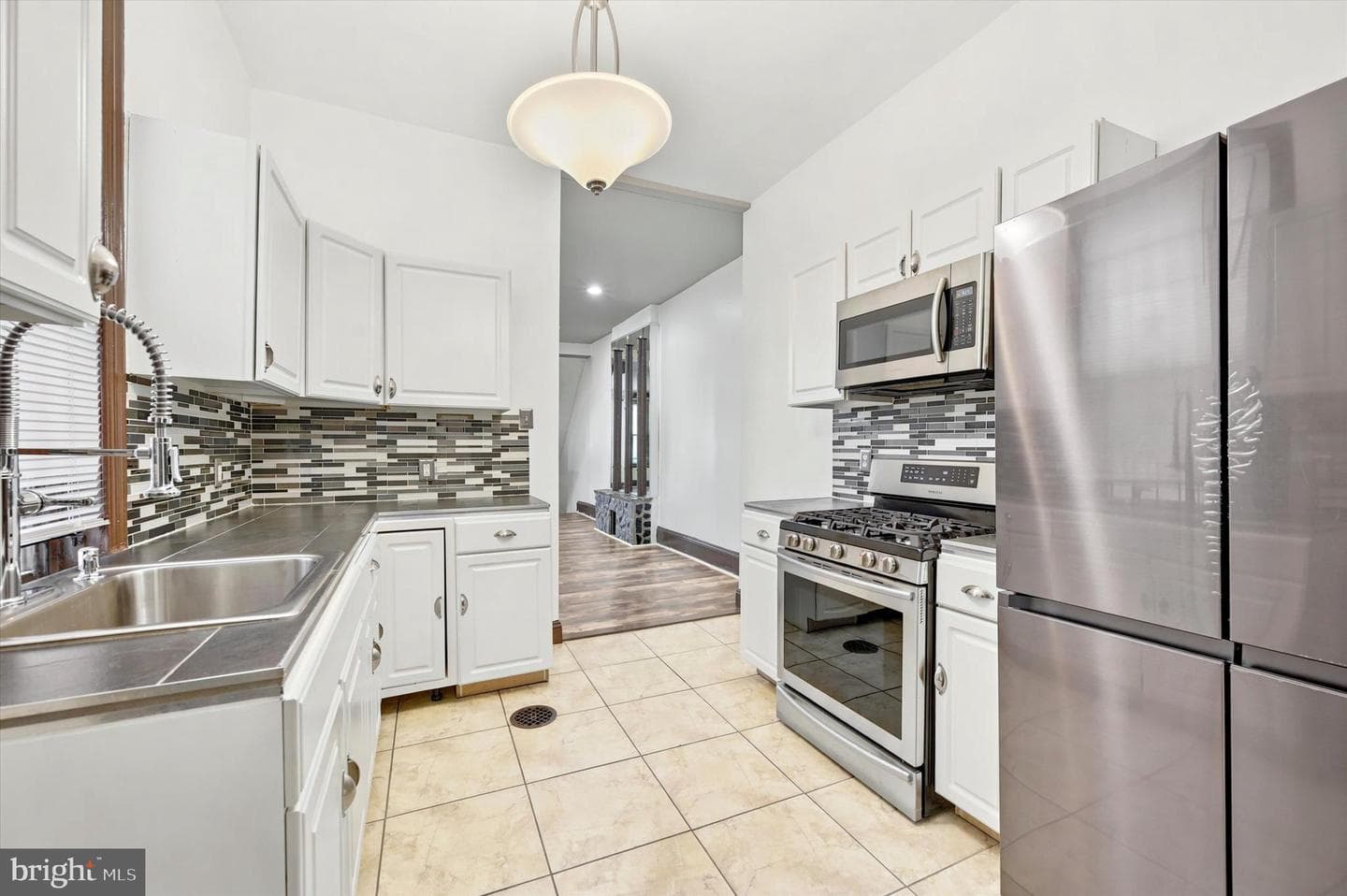 2431 W Norris Street photo 5