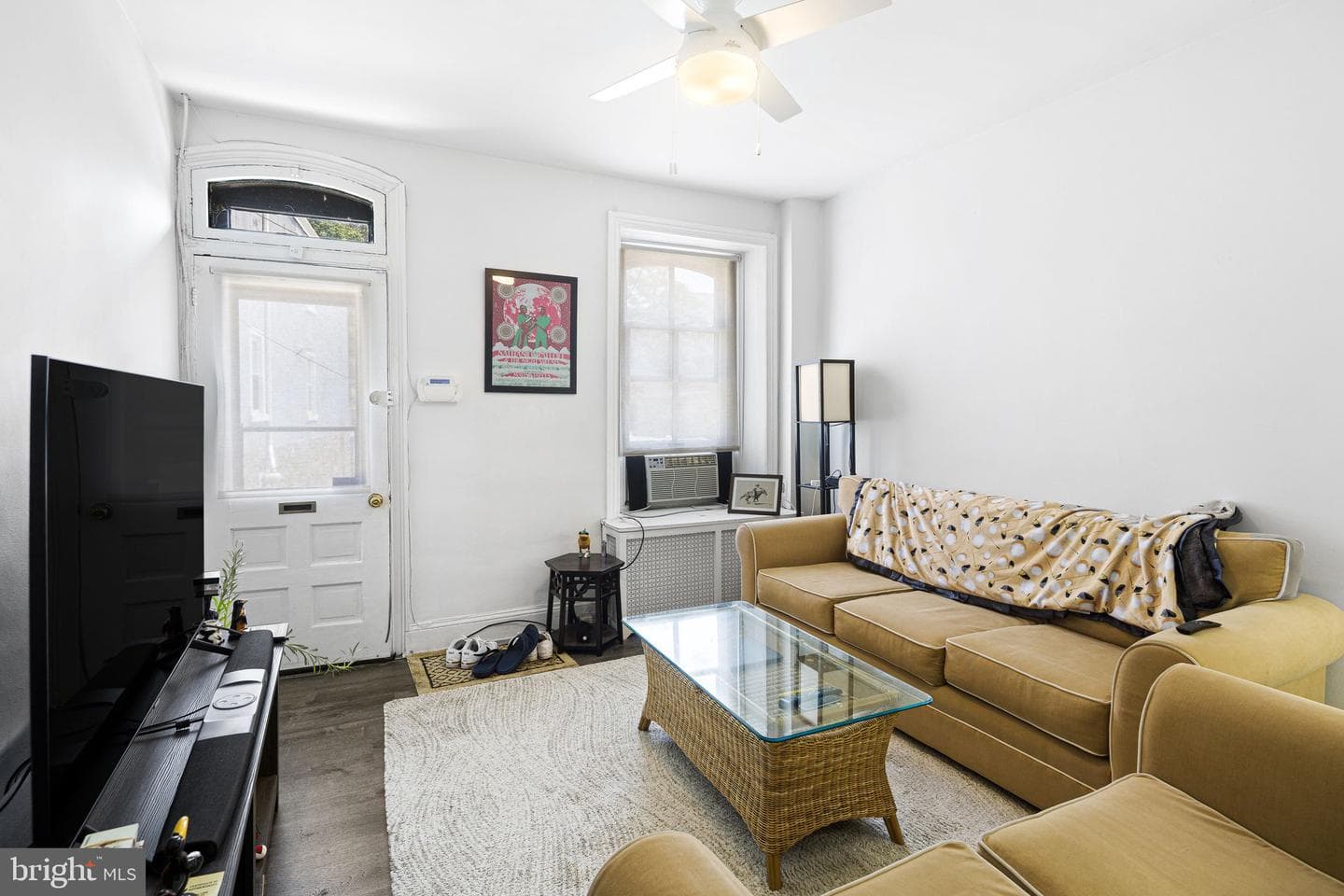 310 Carson Street photo 3