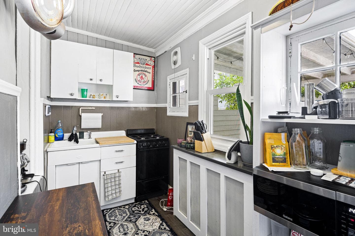 310 Carson Street photo 6
