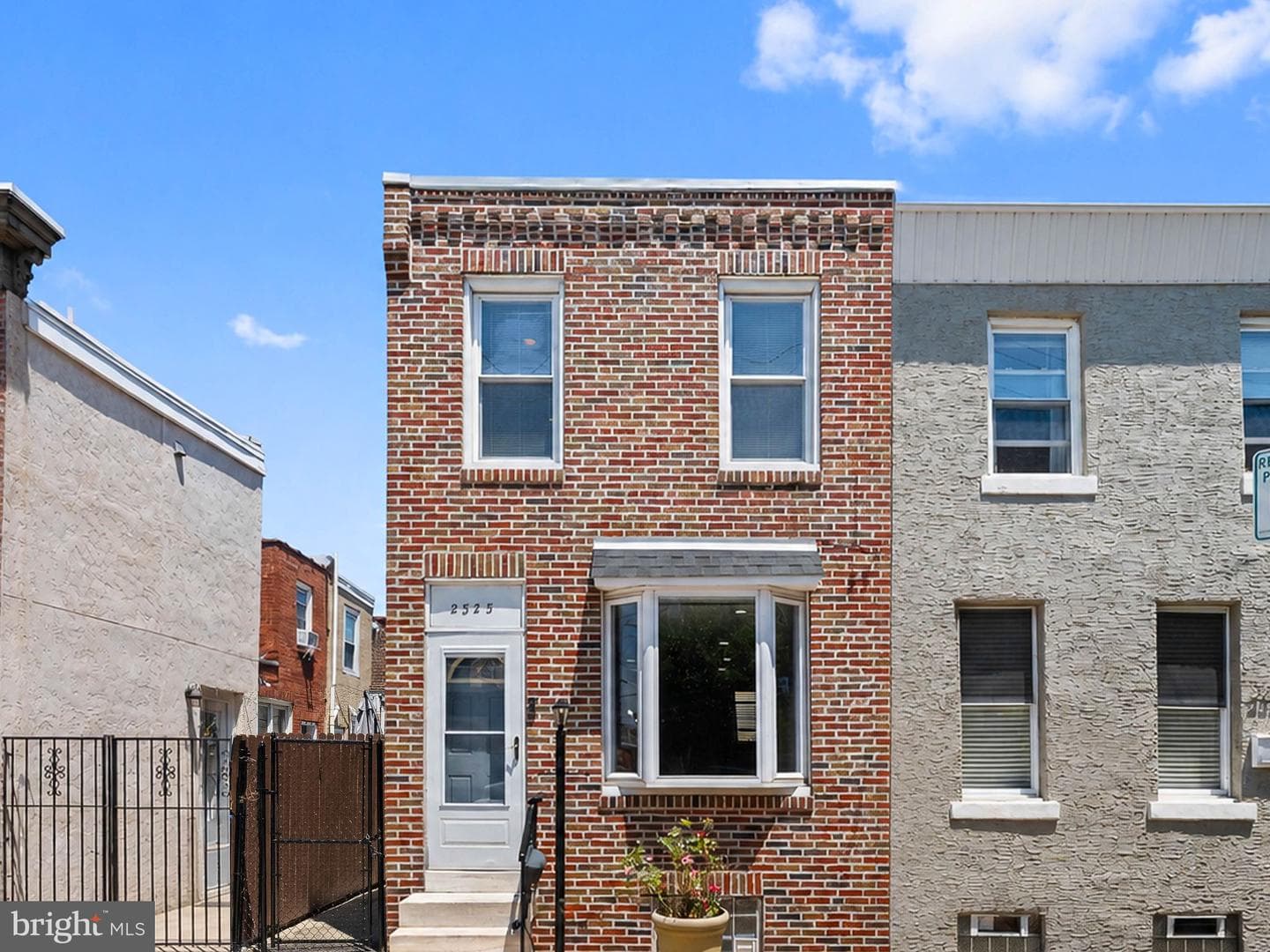 2325 E Sergeant Street photo 6