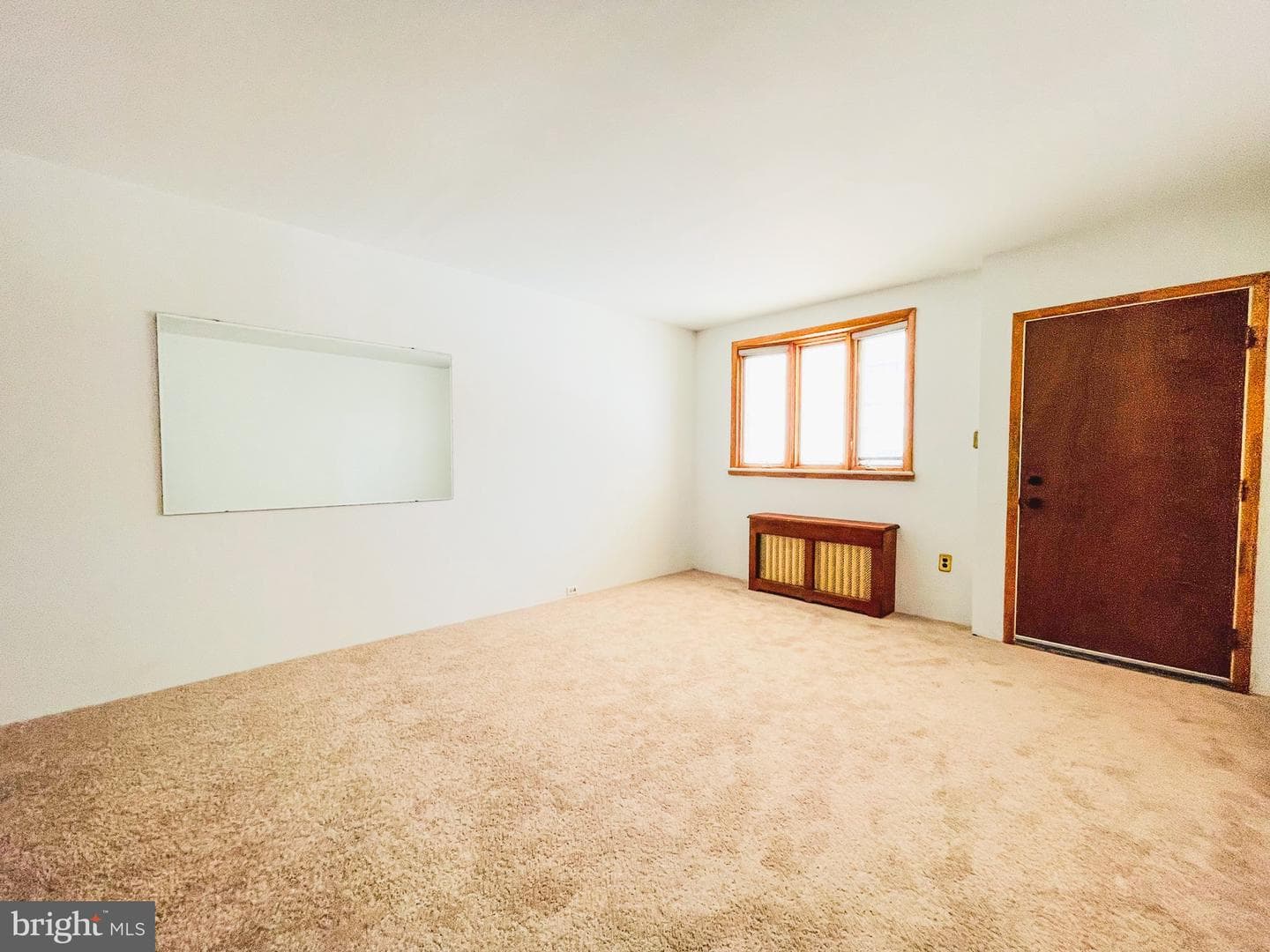 3234 E Thompson Street photo 4