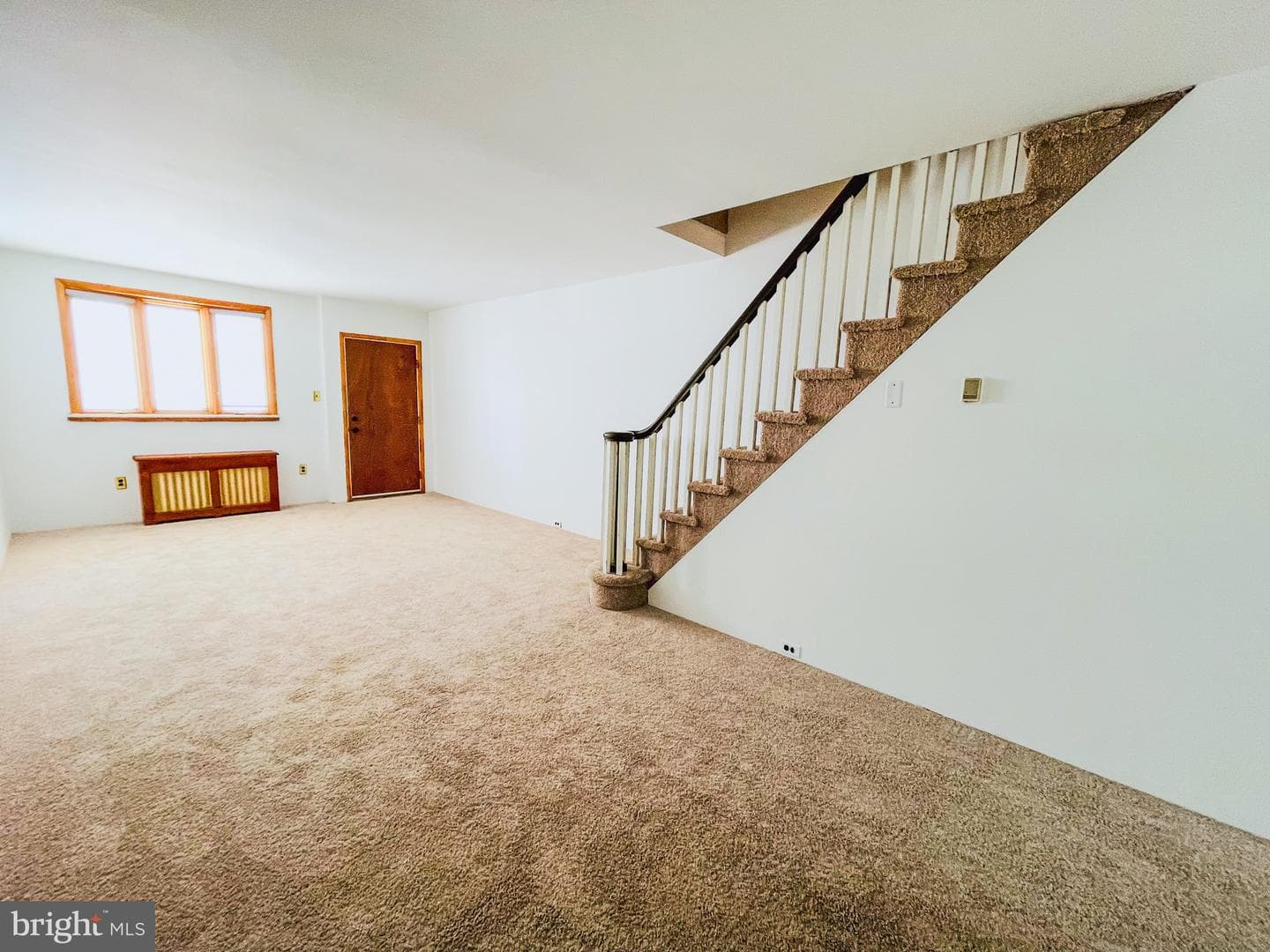 3234 E Thompson Street photo 6