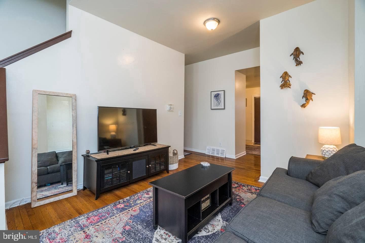 1619 W Master Street photo 2