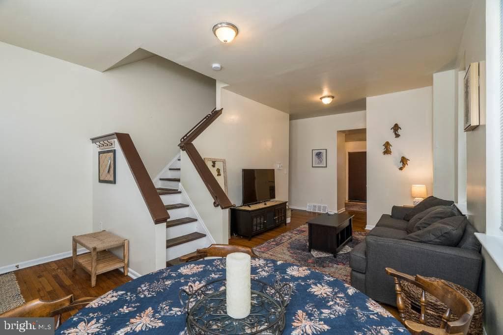 1619 W Master Street photo 3