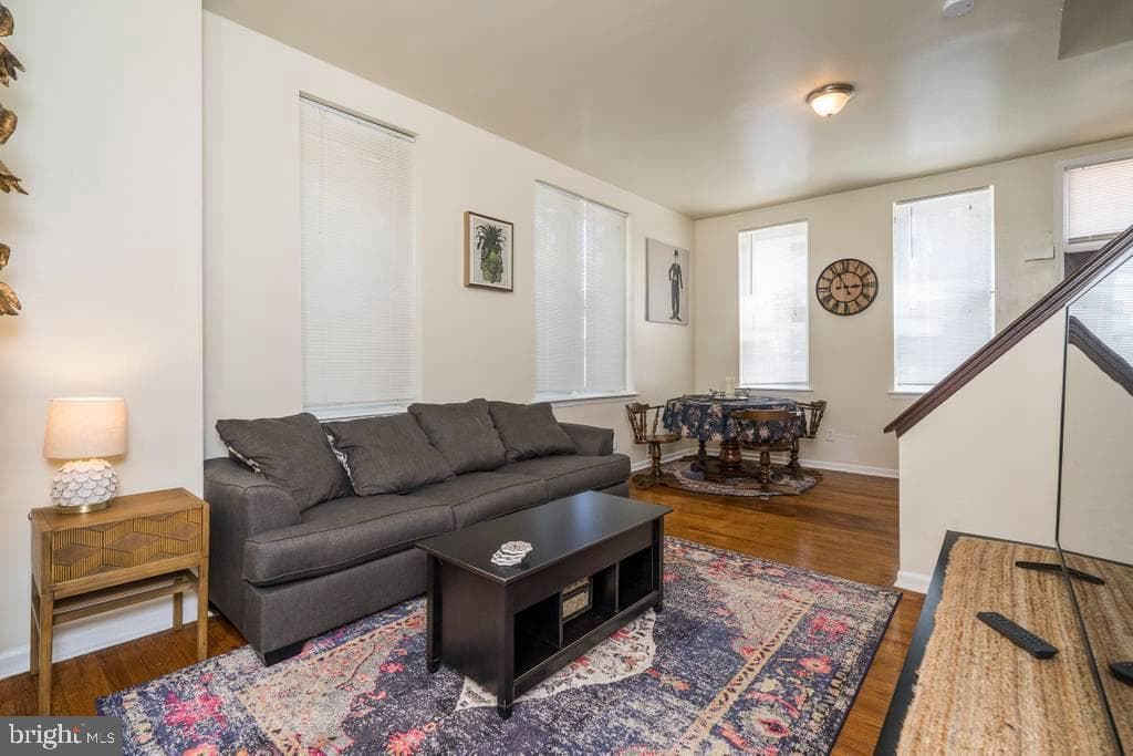 1619 W Master Street photo 6