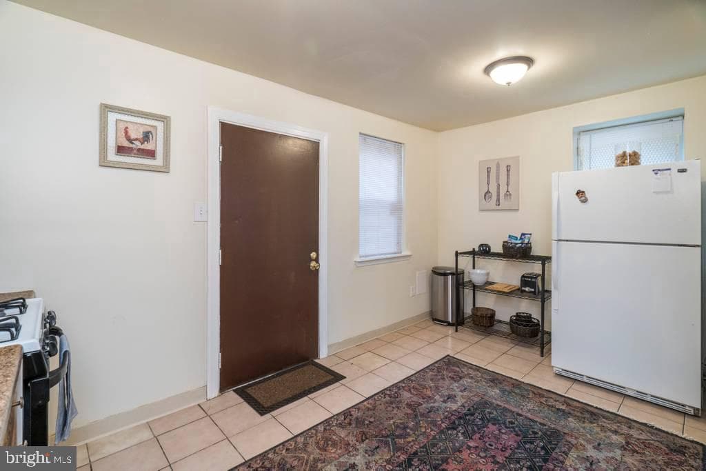 1619 W Master Street photo 9