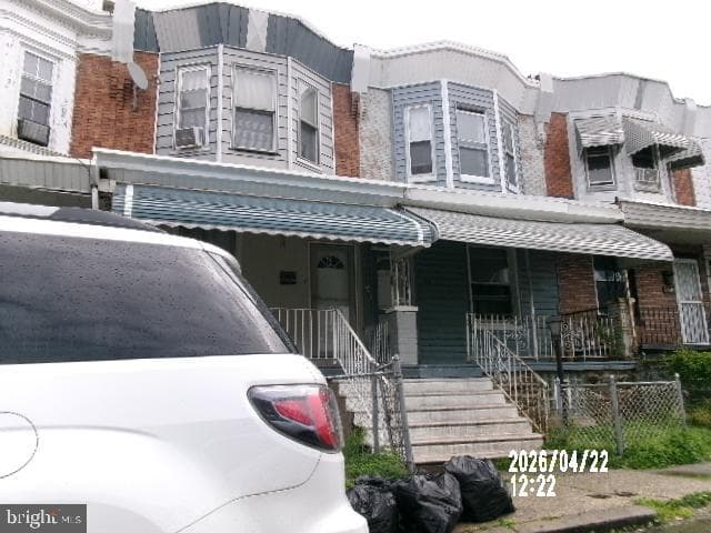 5757 N Beechwood Street photo 4