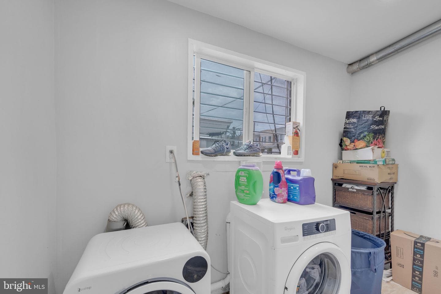 229 E Rockland Street photo 11