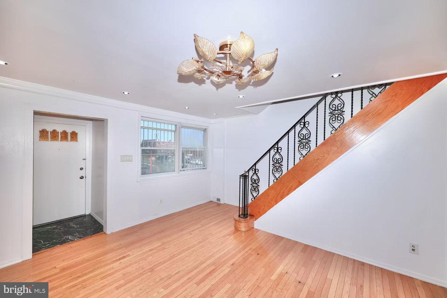 2166 Knorr Street photo 9