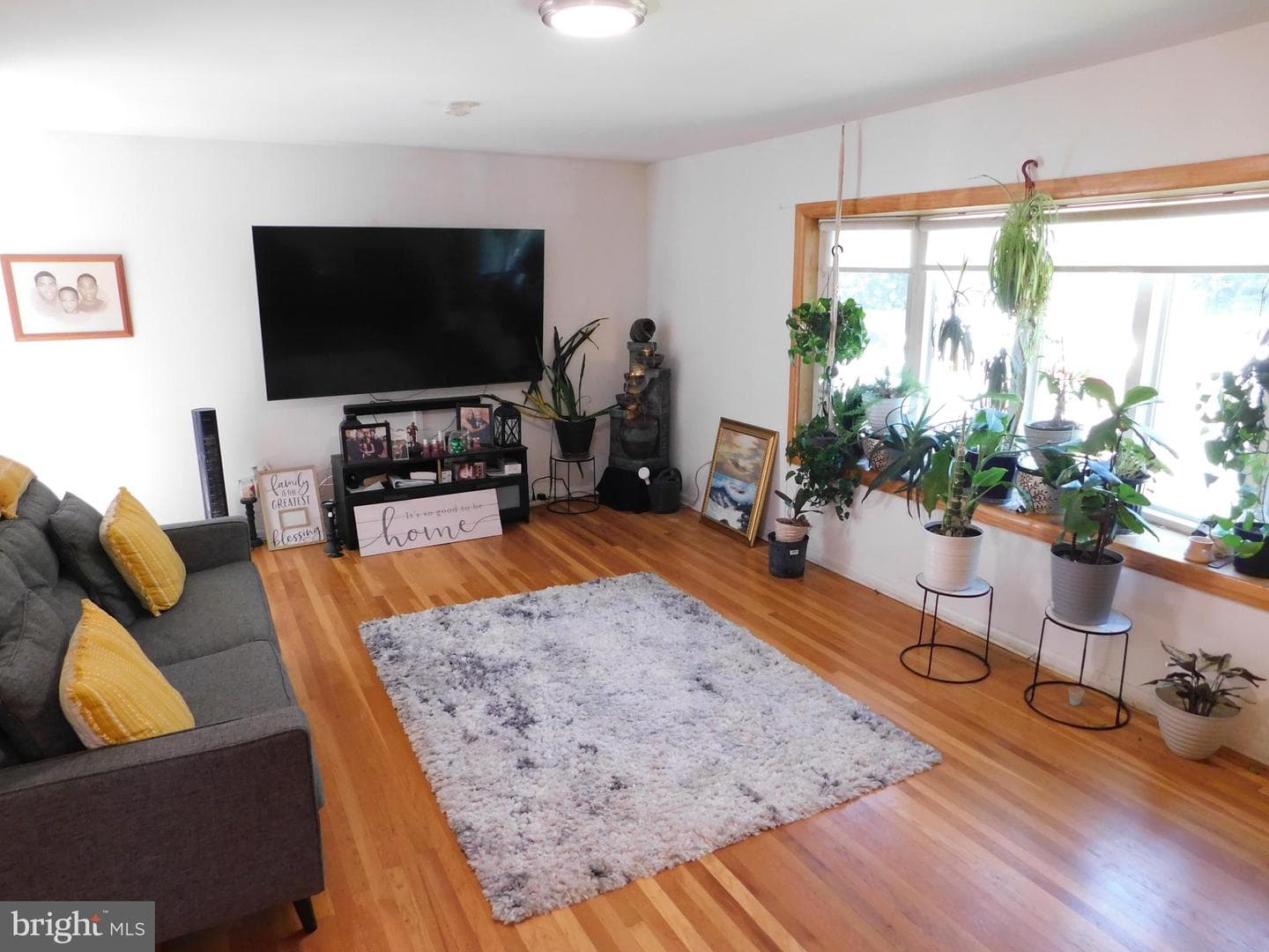 8000 Stenton Avenue photo 3