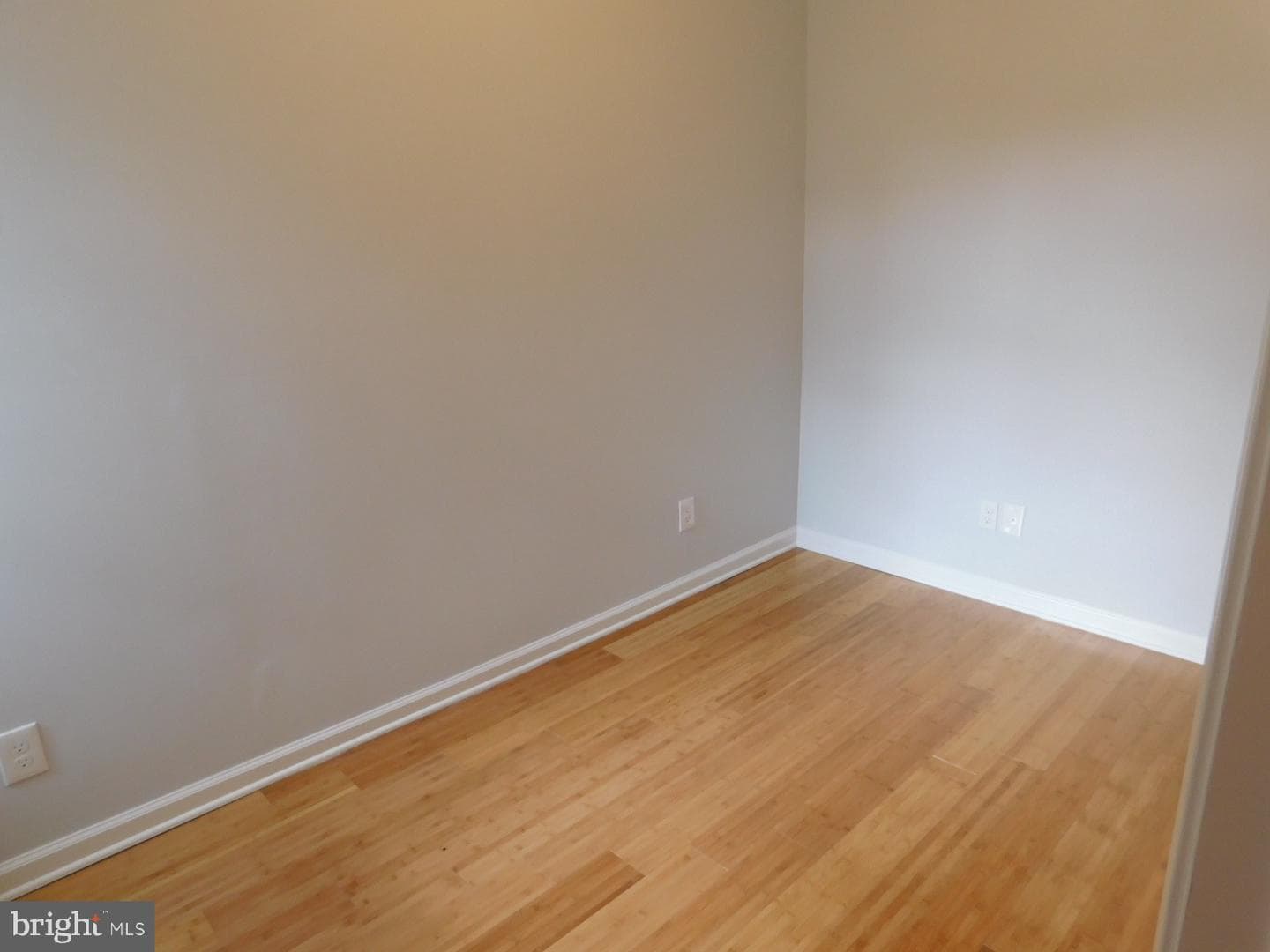 2534 Nicholas Street photo 15