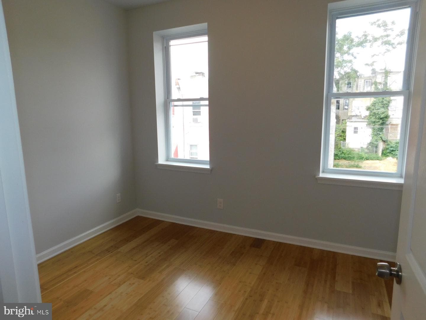 2534 Nicholas Street photo 18
