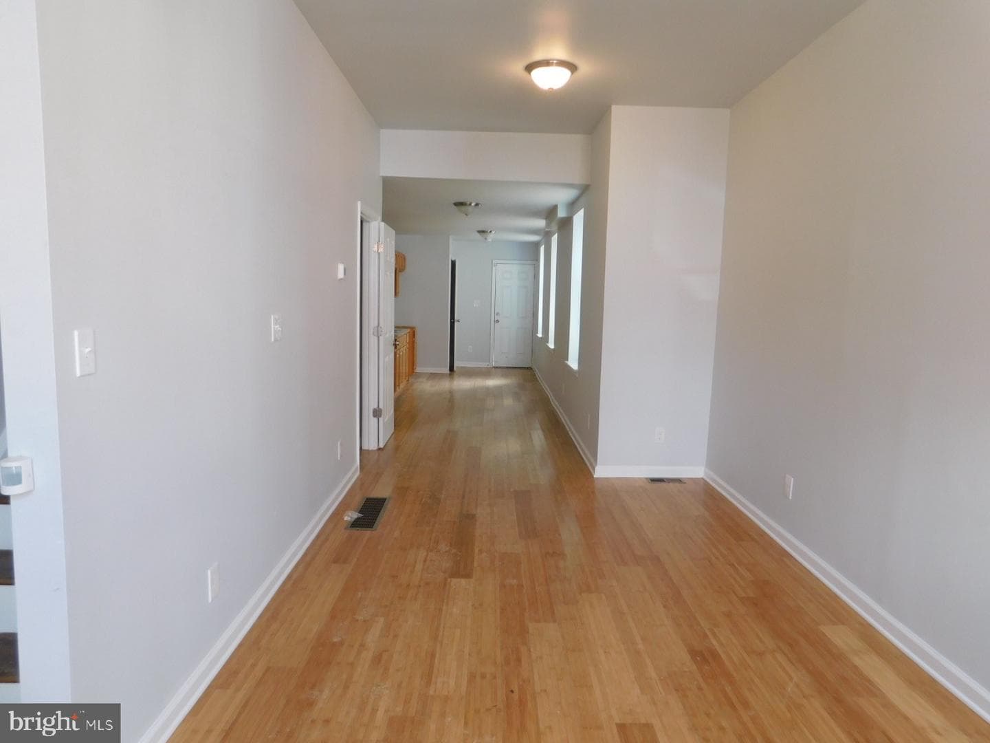 2534 Nicholas Street photo 2