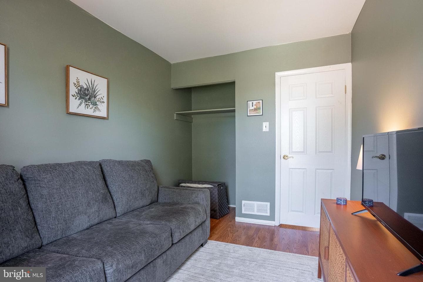 221 Goodford Road photo 14